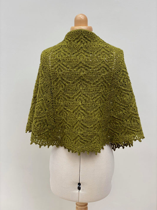 Seaweed inspiration for a Beachcomber Shawl by Emma Vining