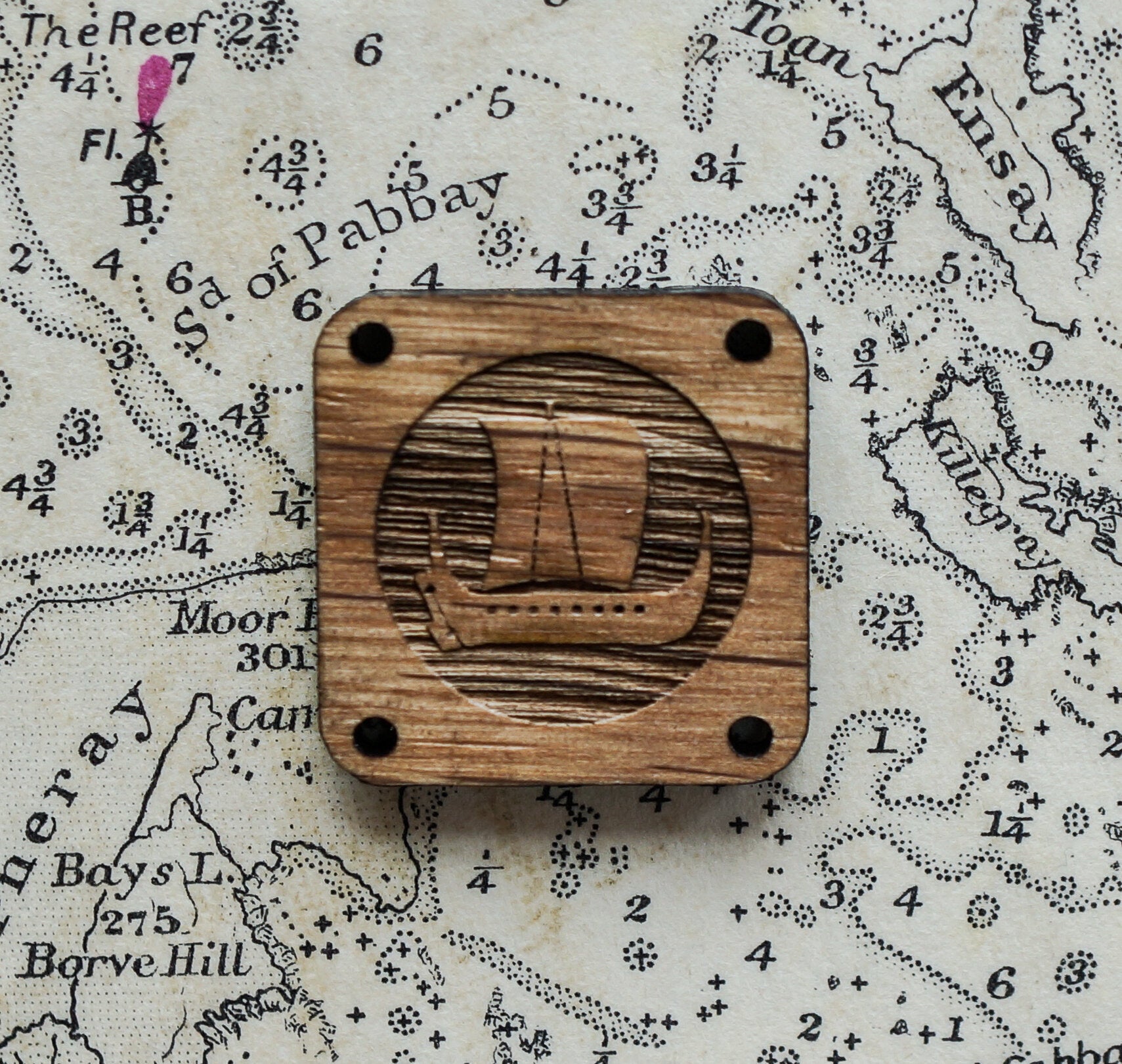 Birlinn Wooden tag